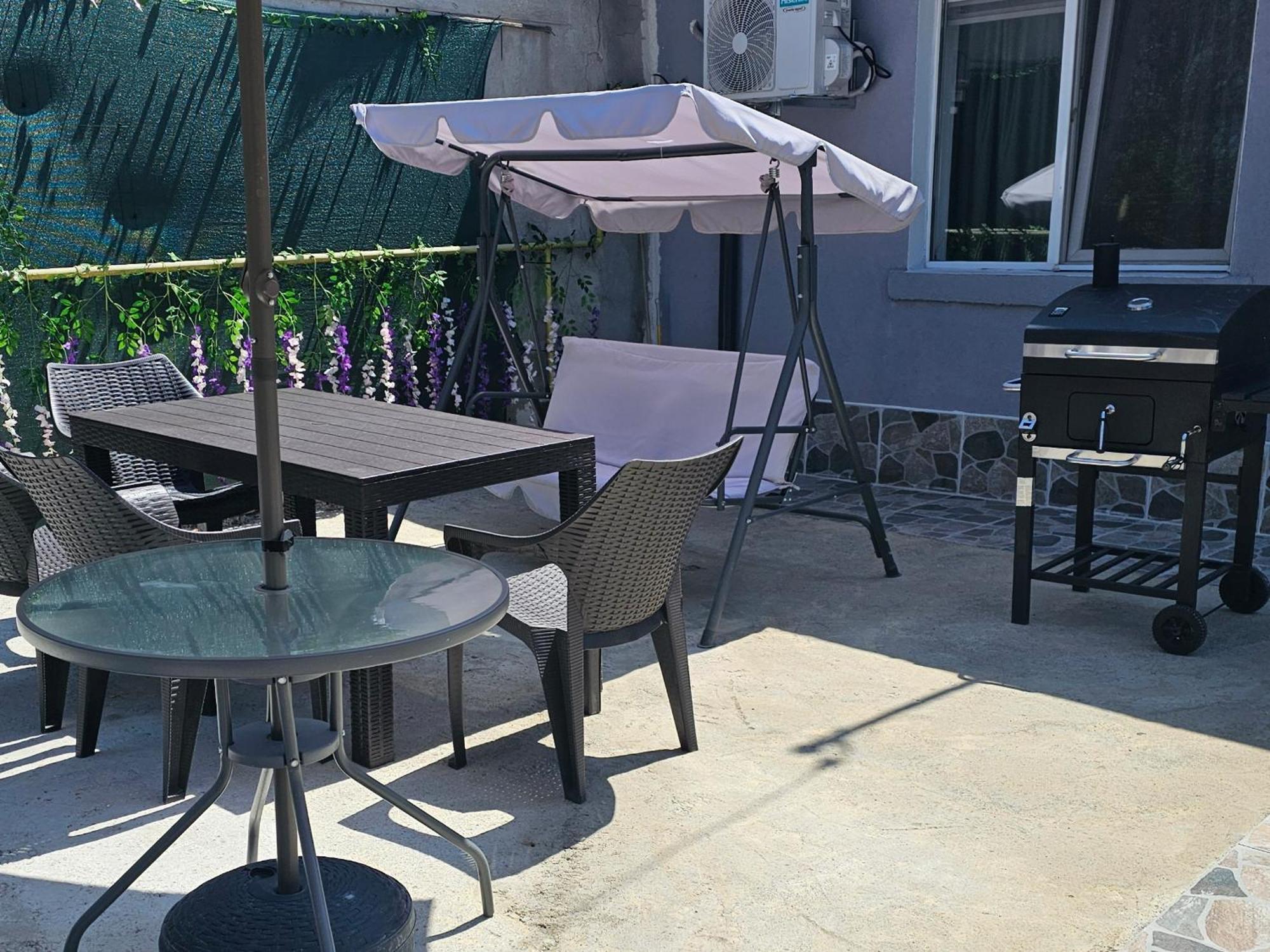 The Purple House-Villa In บูคาเรสต์ ภายนอก รูปภาพ