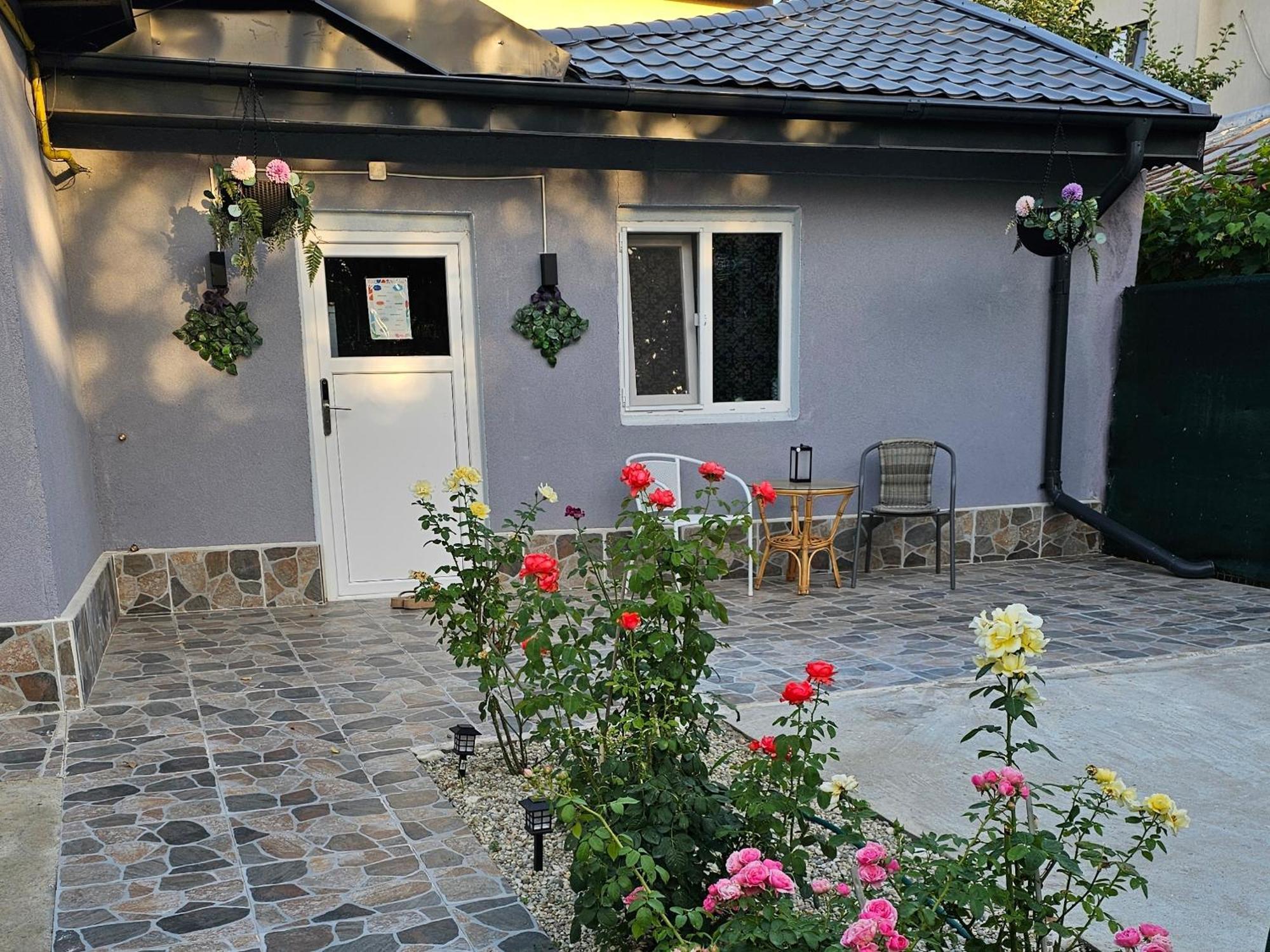 The Purple House-Villa In บูคาเรสต์ ภายนอก รูปภาพ